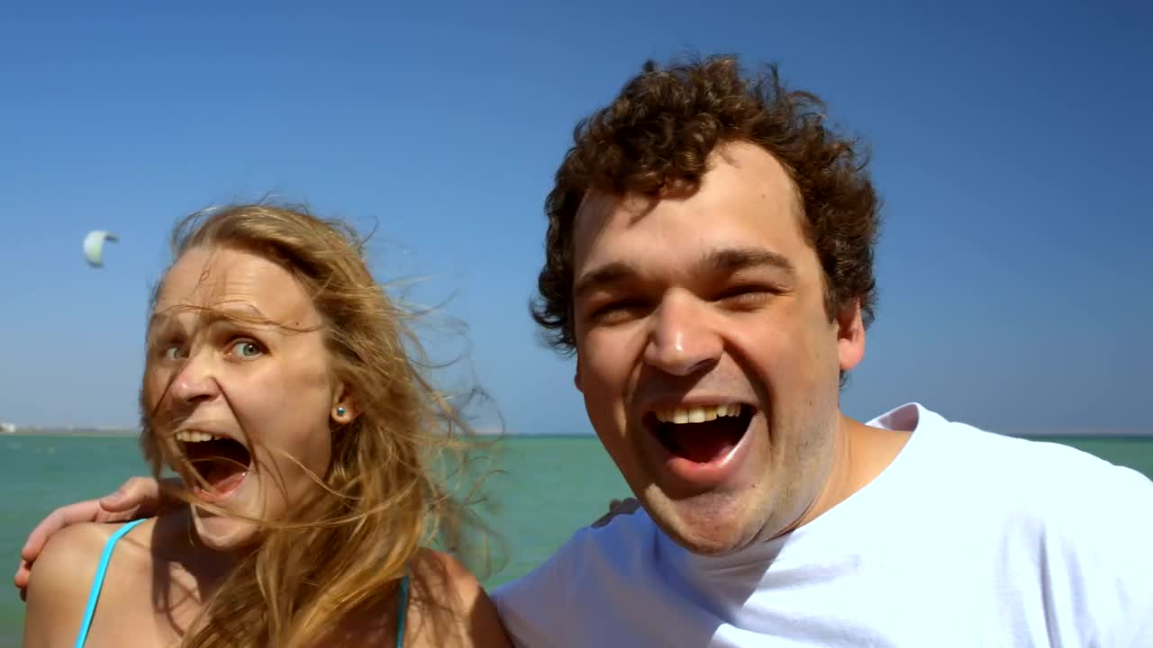 Stock Video Couple Making Funny Faces And Kissing Live Wallpaper For PC