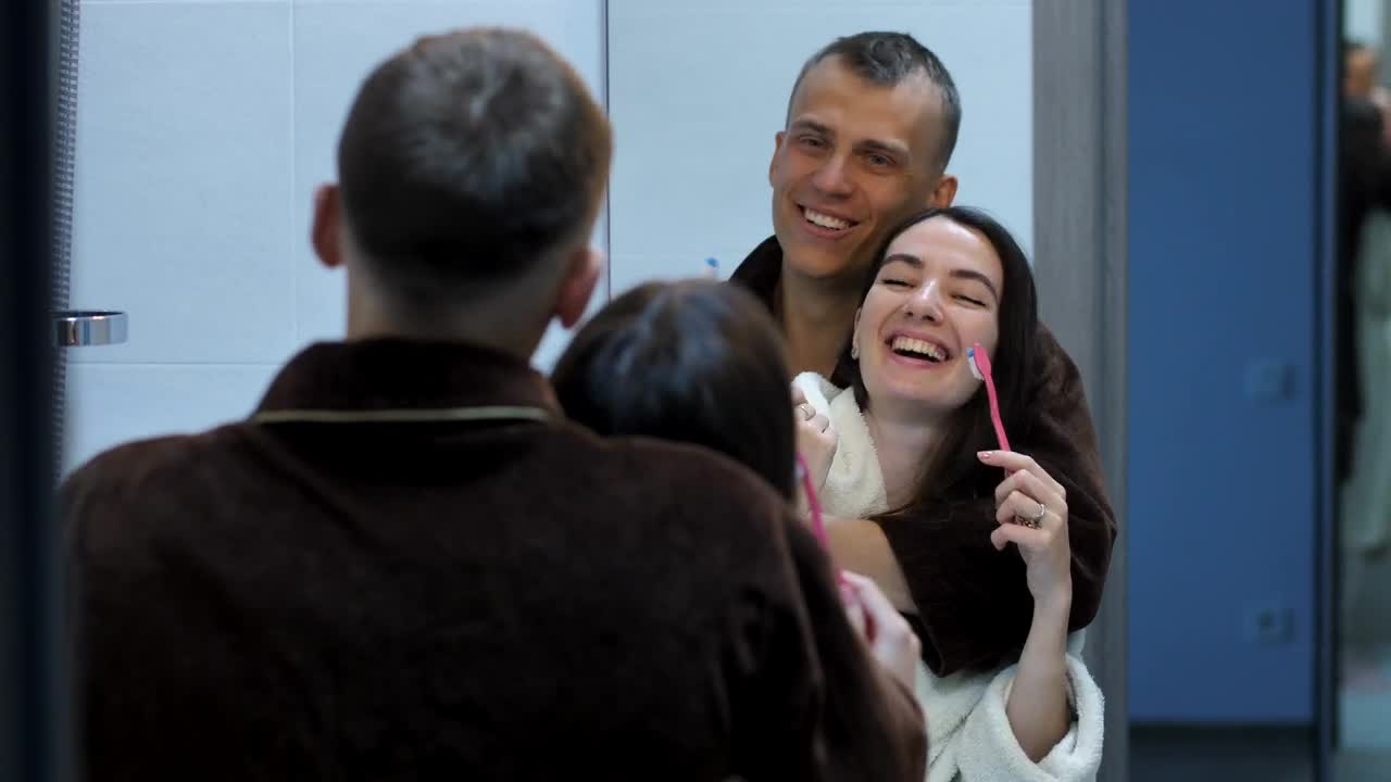 Stock Video Couple Laughing In The Bathroom Live Wallpaper For PC