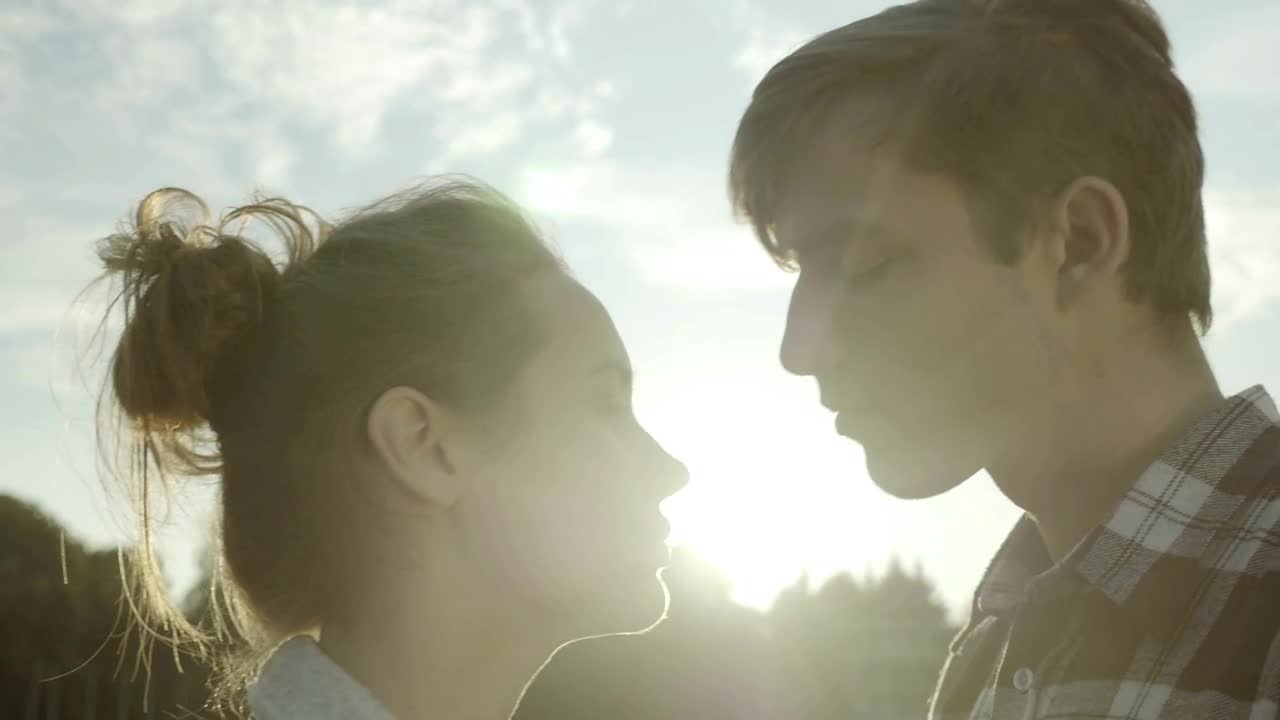 Stock Video Couple Kissing In The Sunlight Live Wallpaper For PC