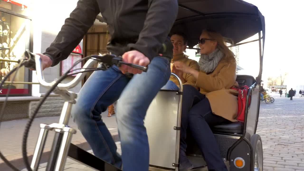 Stock Video Couple Enjoying A Bicycle Taxi Ride Live Wallpaper For PC