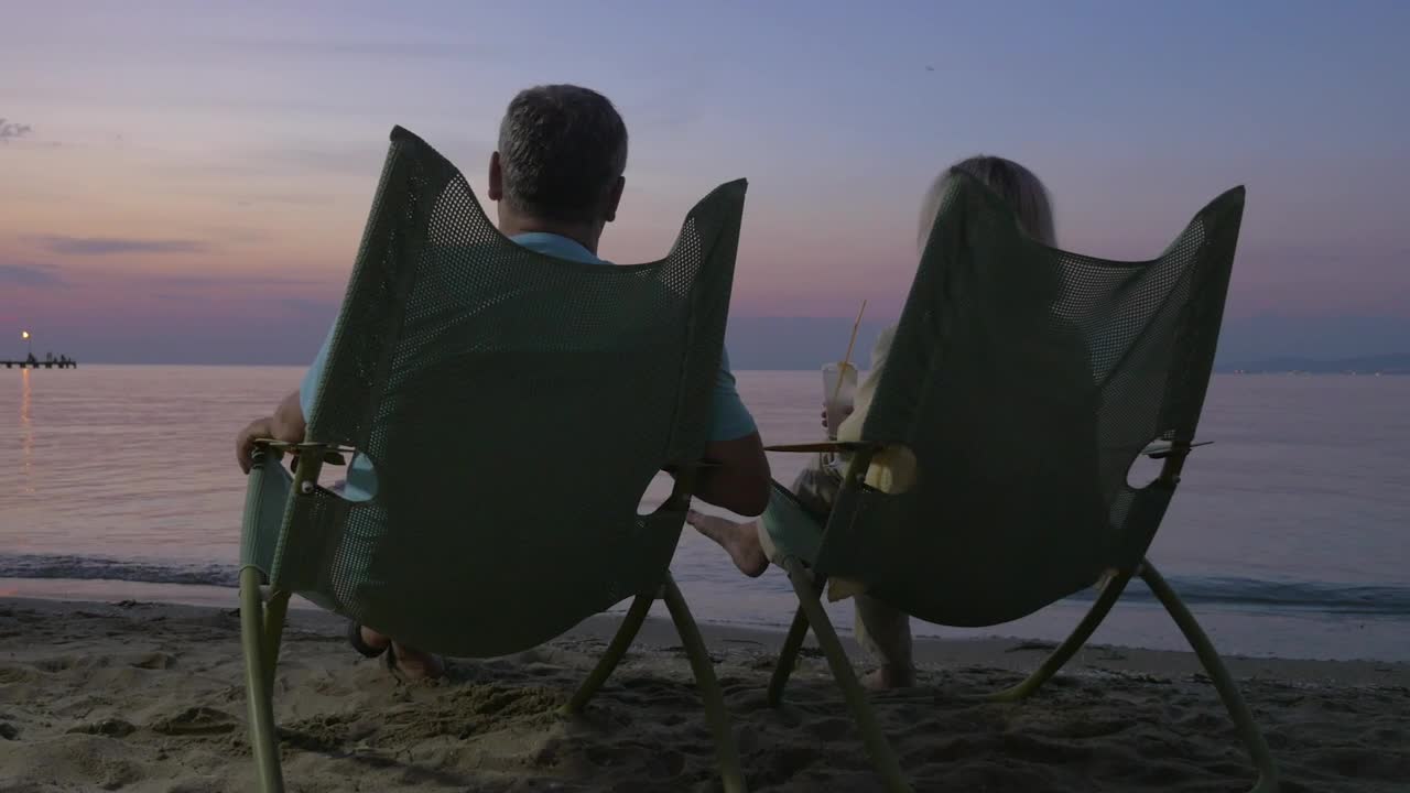 Stock Video Couple Drinking On The Beach Live Wallpaper For PC