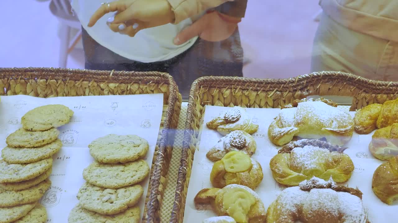 Stock Video Couple Choosing Cookies At Counter Live Wallpaper For PC