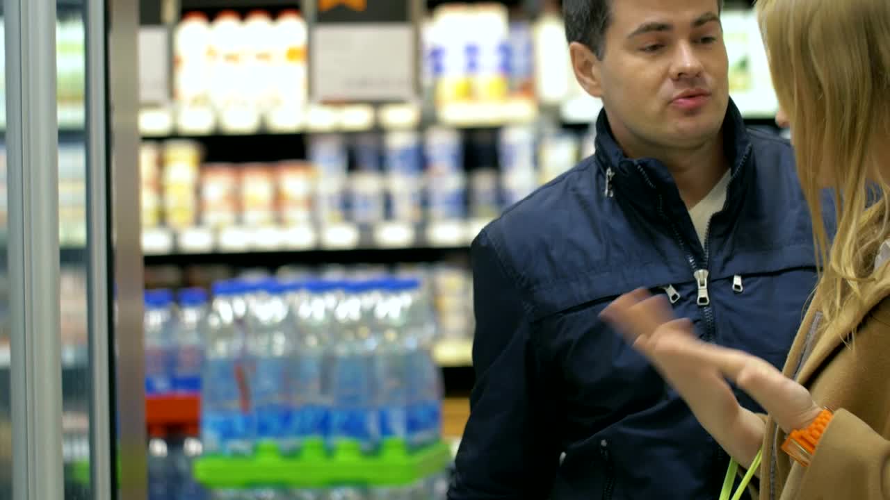 Stock Video Couple Arguing About Ice Cream Live Wallpaper For PC