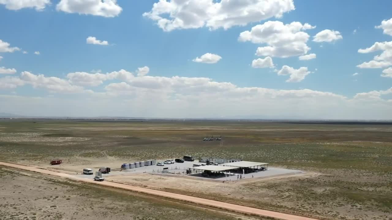Stock Video Facility In The Desert Live Wallpaper For PC