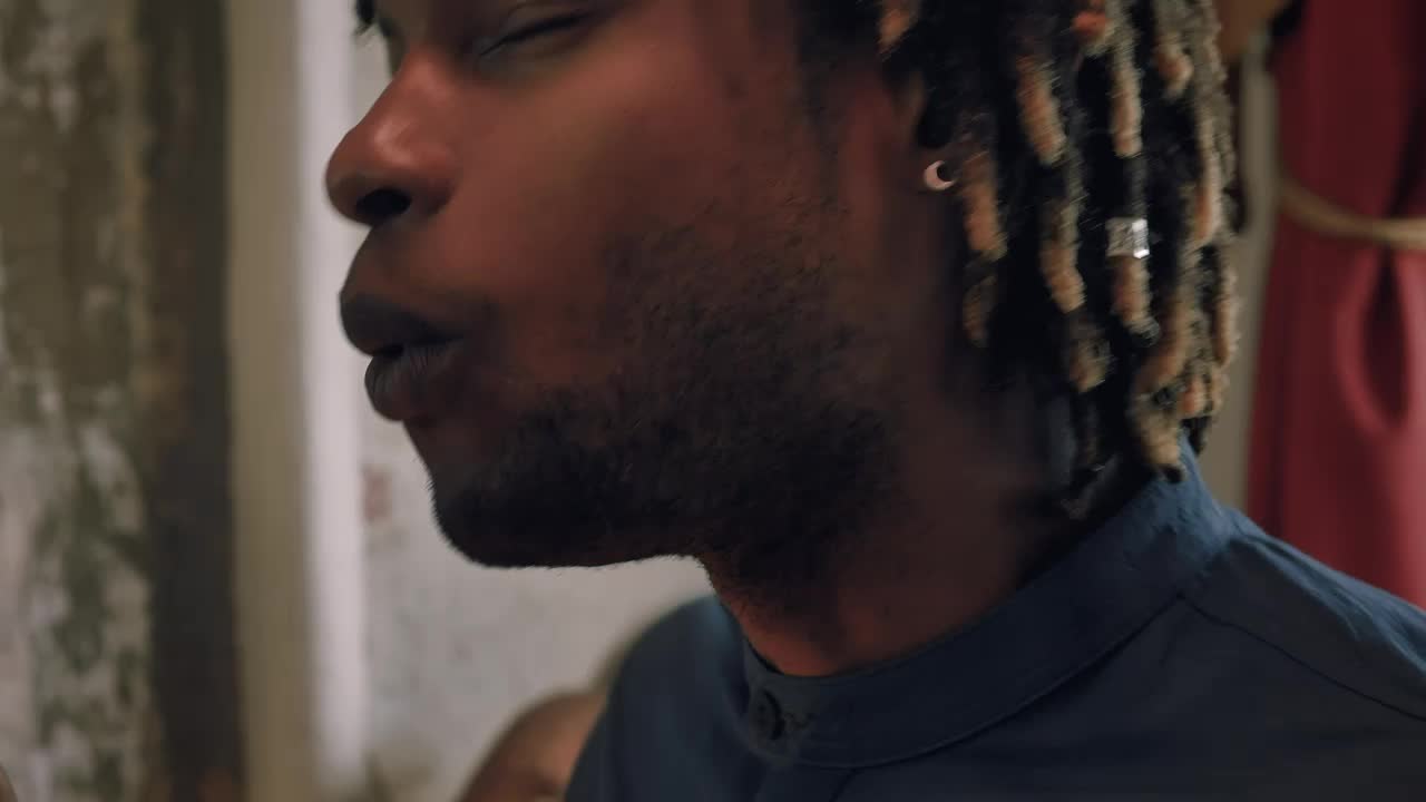 Stock Video Faces Of A Man And A Woman On A Romantic Live Wallpaper For PC