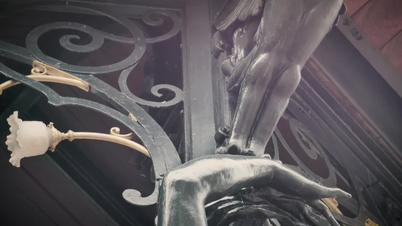 Stock Video Facade Statue In The Shape Of A Woman Live Wallpaper For PC