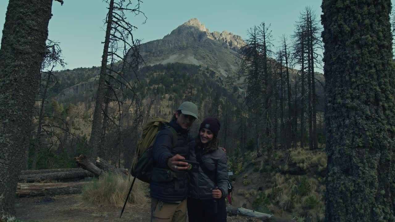 Stock Video Explorers Taking A Selfie Live Wallpaper For PC