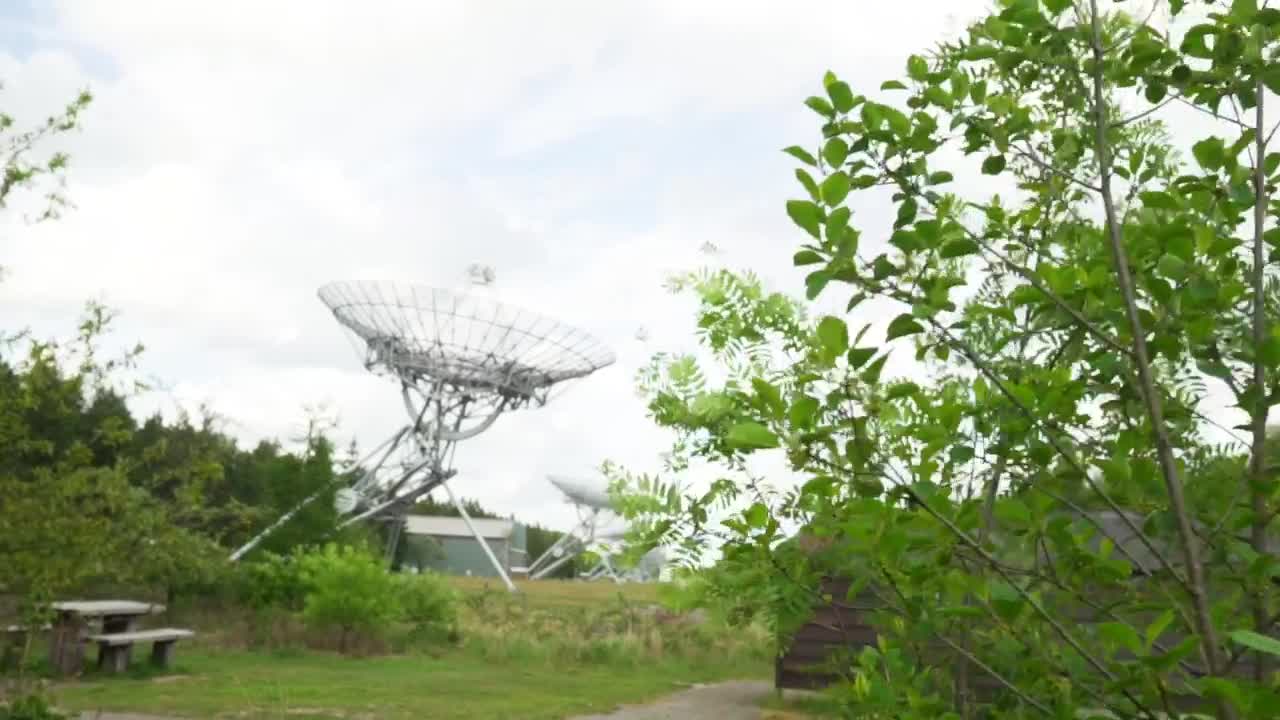 Stock Video Environment In A Meadow With Many Large Antennas Live Wallpaper For PC