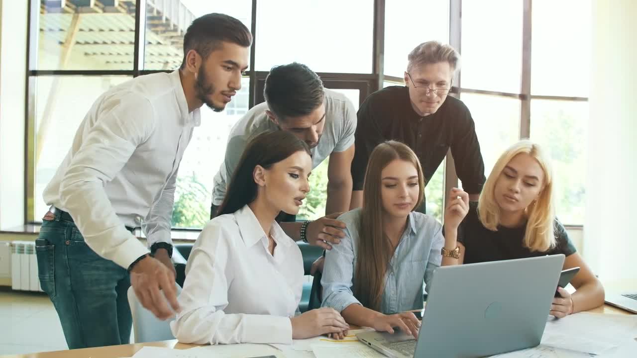 Stock Video Entrepreneurs Working Group Discussing A Project Live Wallpaper For PC