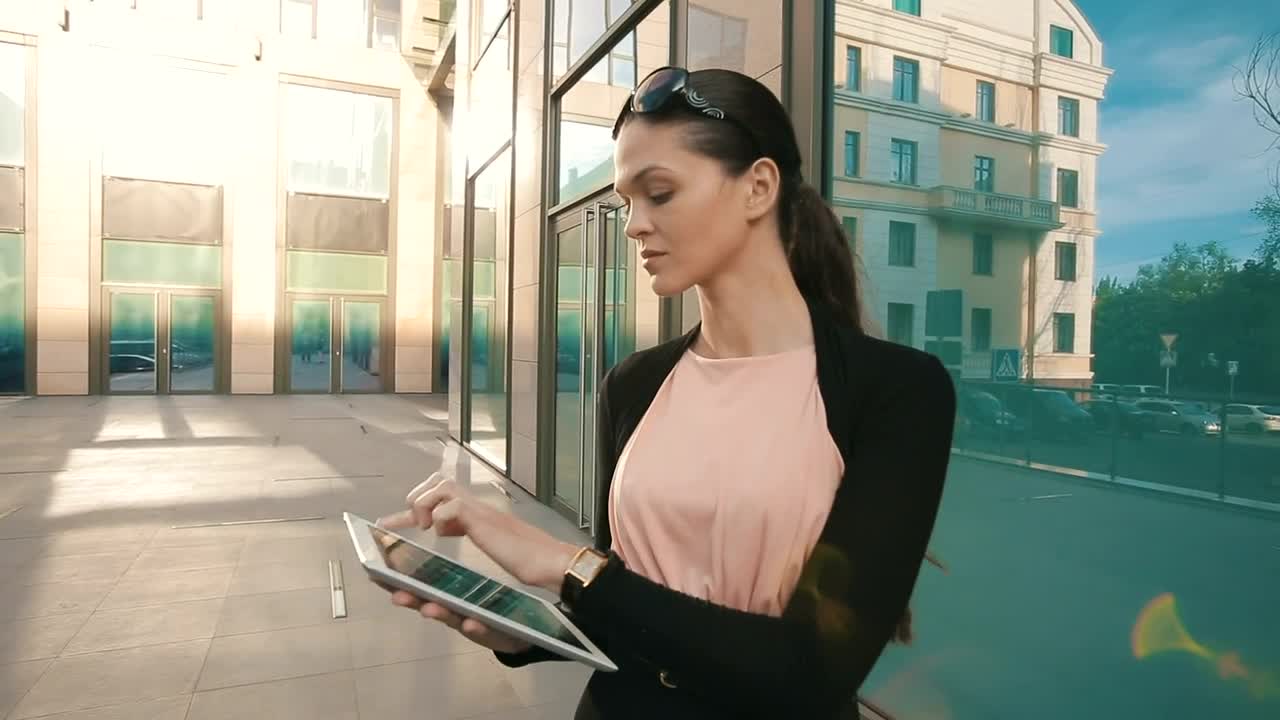 Stock Video Entrepreneur Works On Her Tablet Live Wallpaper For PC