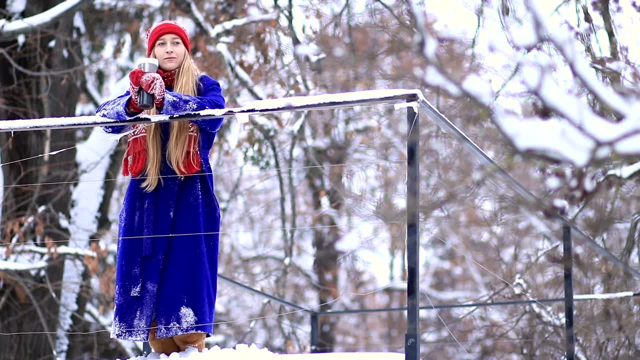 Stock Video Enjoying Mulled Wine Live Wallpaper For PC