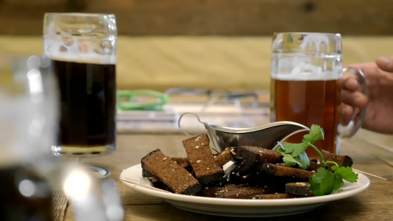 Stock Video Enjoying Beer With A Meal Live Wallpaper For PC