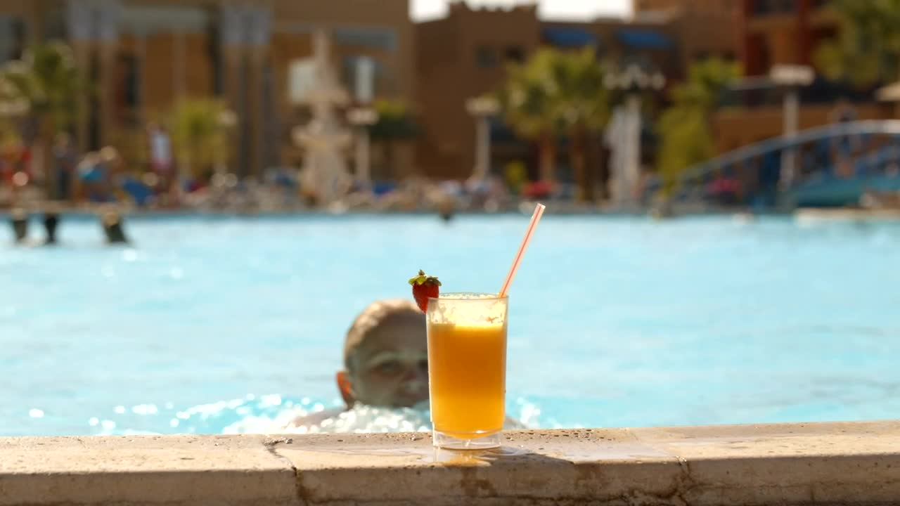 Stock Video Enjoying A Cocktail In The Pool Live Wallpaper For PC