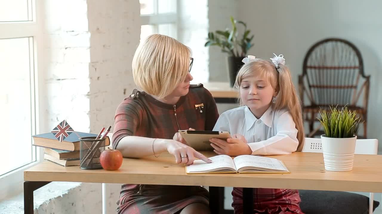 Stock Video English Education Teacher And Child Using Tablet Live Wallpaper For PC