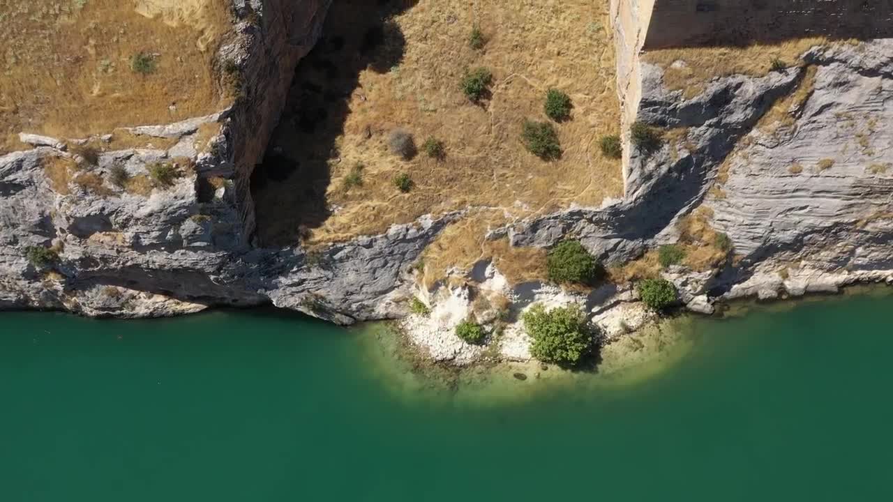 Stock Video Emerald Waters Over A Mountain Live Wallpaper For PC
