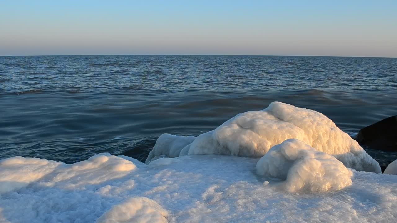 Stock Video Edge Of A Glacier Live Wallpaper For PC