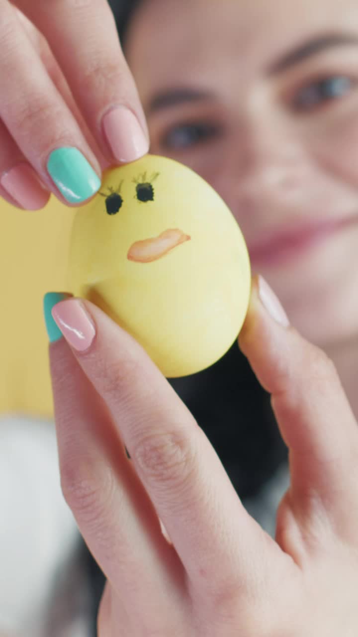 Stock Video Easter Egg With Chicken Face Live Wallpaper For PC