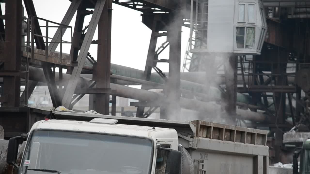 Stock Video Dust And Smoke Rising From A Truck Live Wallpaper For PC