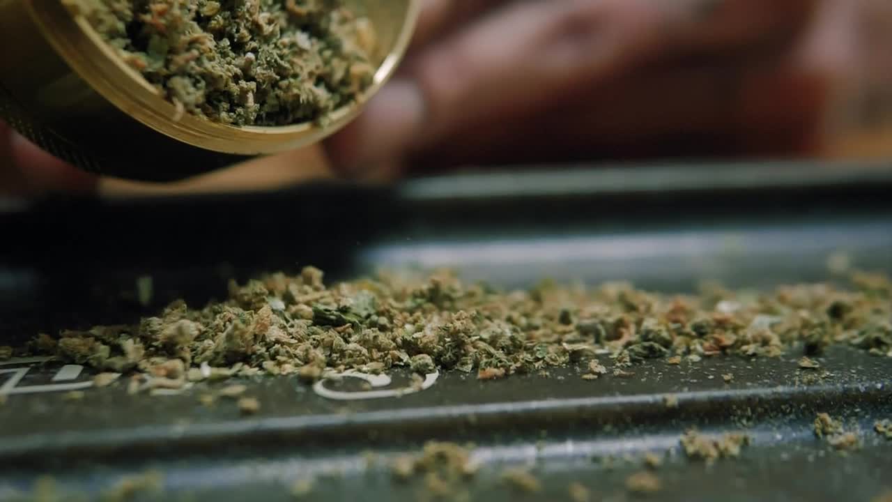 Stock Video Dropping Weed From A Grinder Live Wallpaper For PC