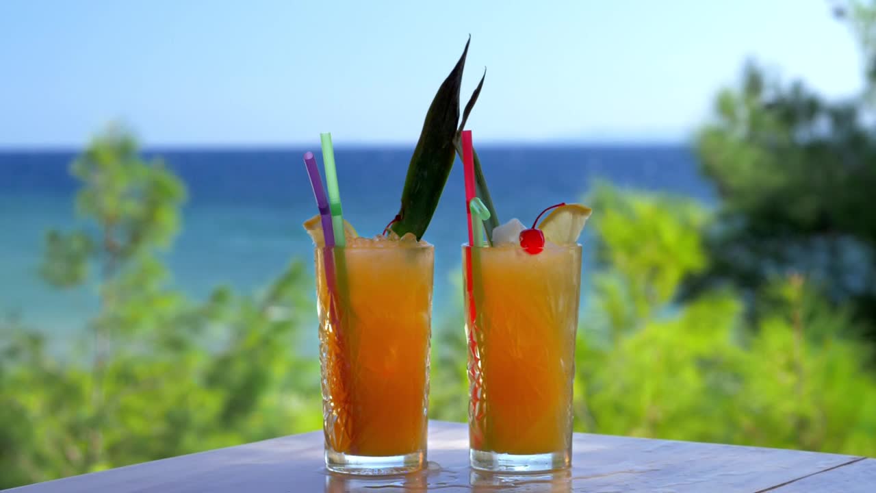 Stock Video Dropping Ice Into A Cocktail Live Wallpaper For PC