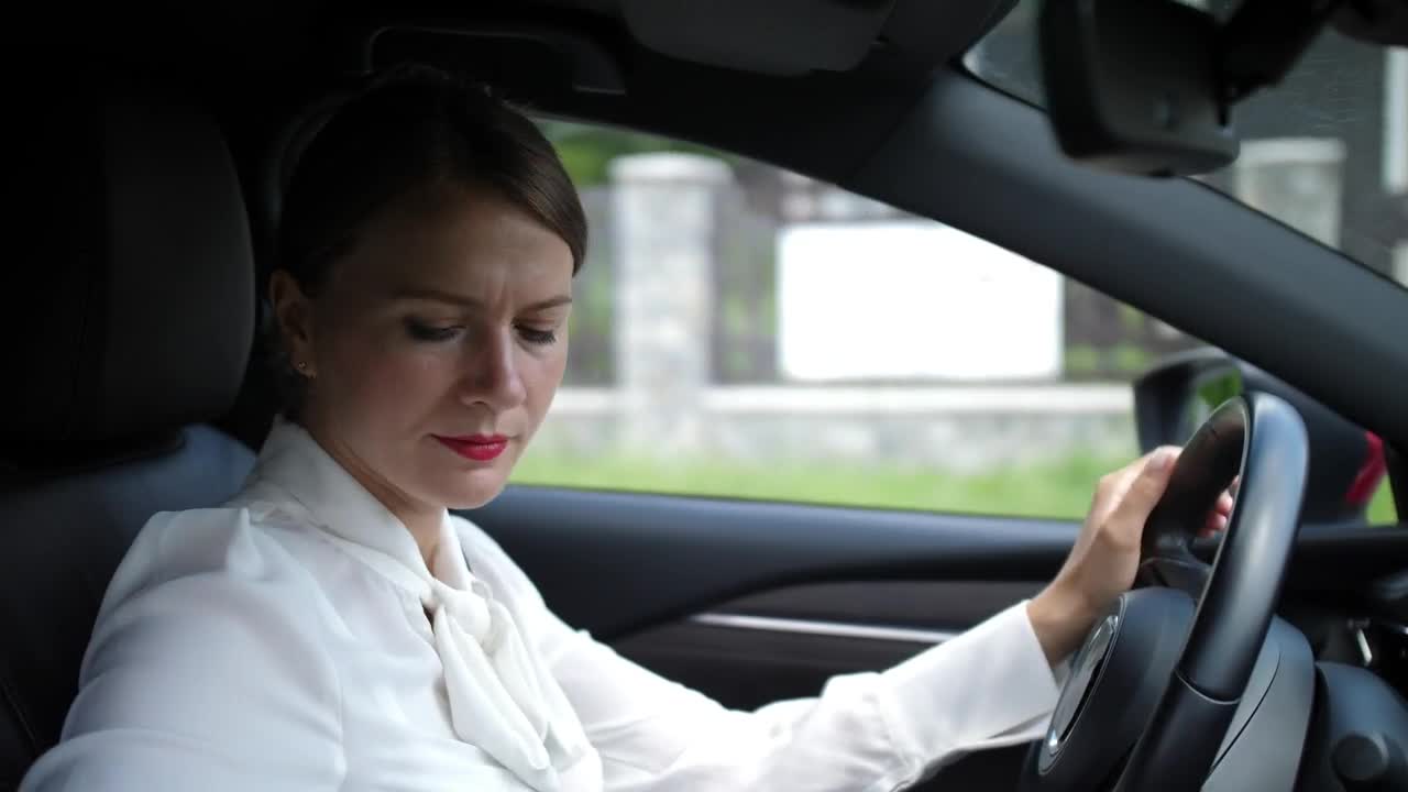 Stock Video Drinking A Coffee While Driving Through Town Live Wallpaper For PC