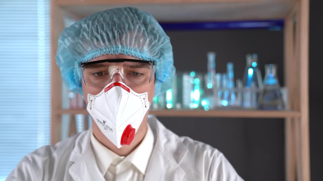 Stock Video Doctor Mixing Some Liquids Live Wallpaper For PC