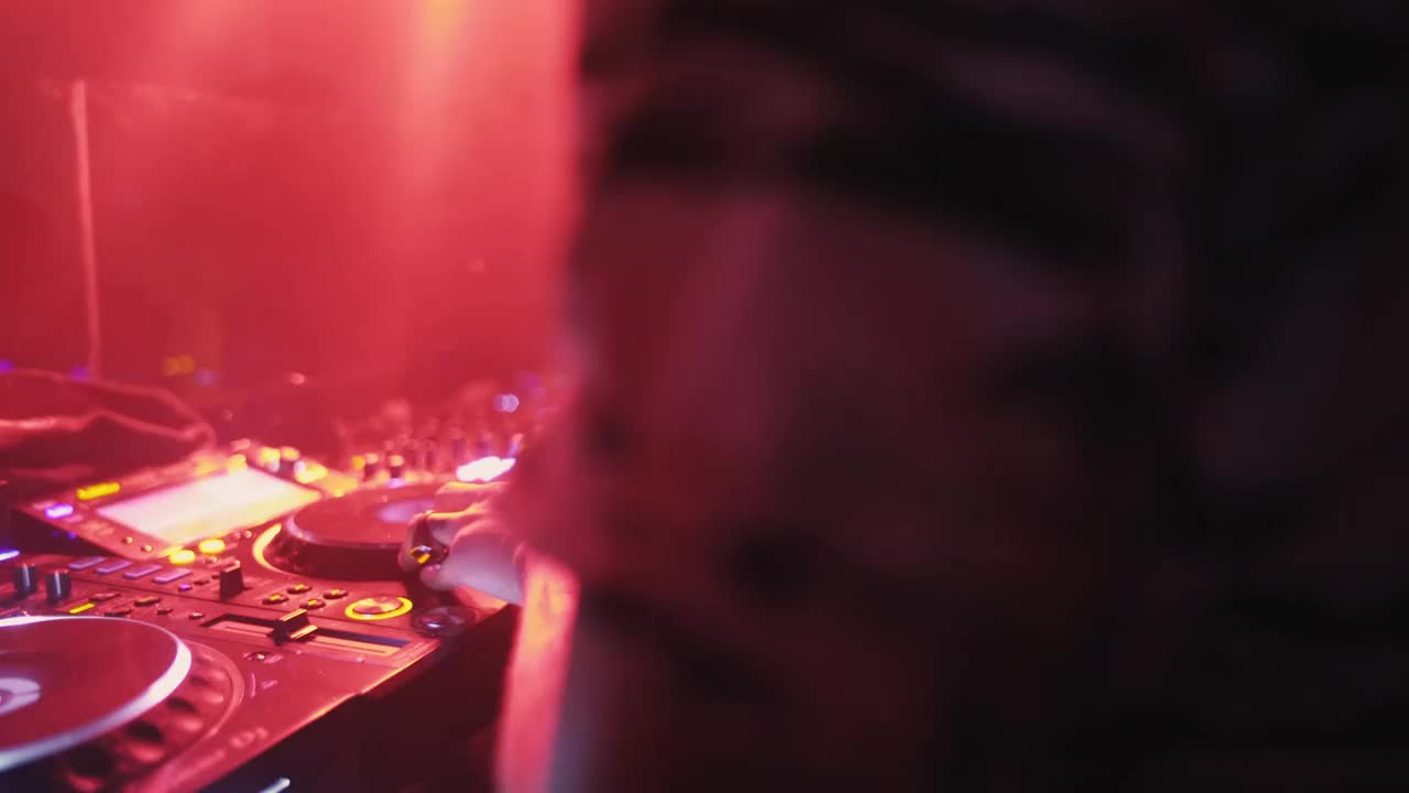 Stock Video Dj Playing Music At A Nightclub Live Wallpaper For PC