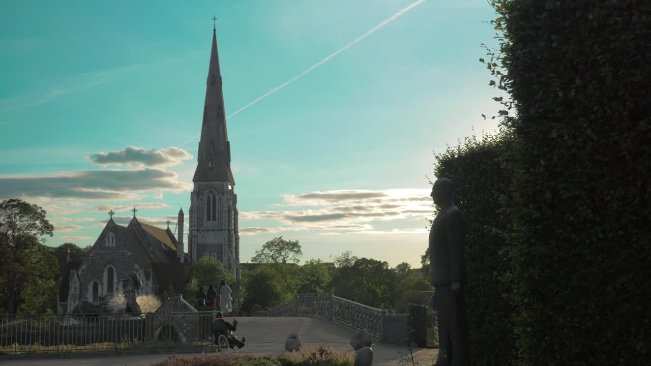 Stock Video Distant Fountain In Langelinie Park Live Wallpaper For PC