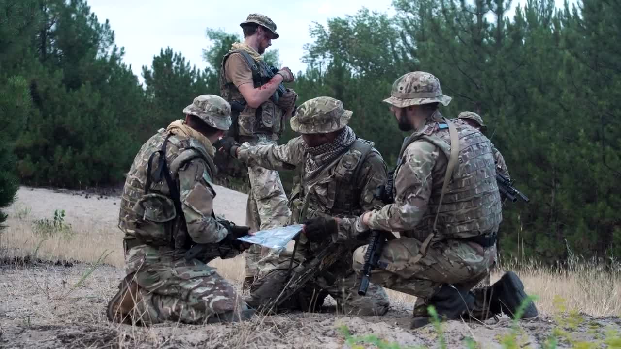 Stock Video Discussing Tactics On The Battlefield Live Wallpaper For PC