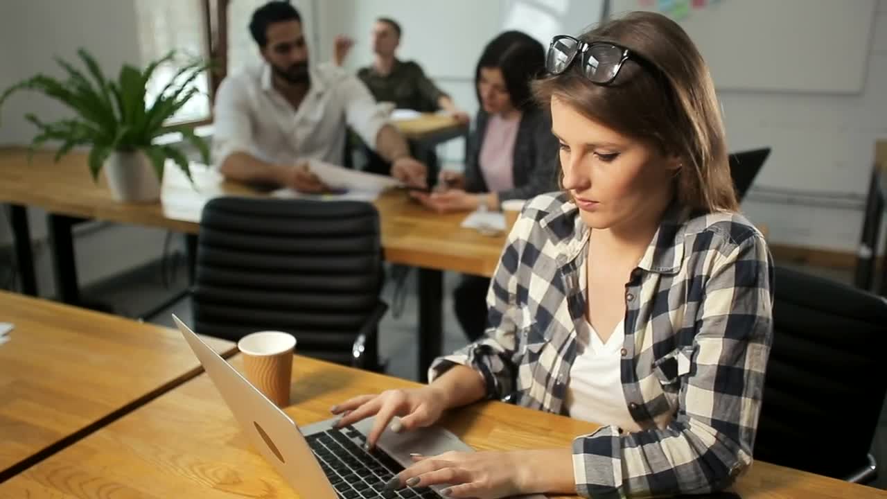 Stock Video Digital Marketing Pro Works On Laptop And Smiles Live Wallpaper For PC