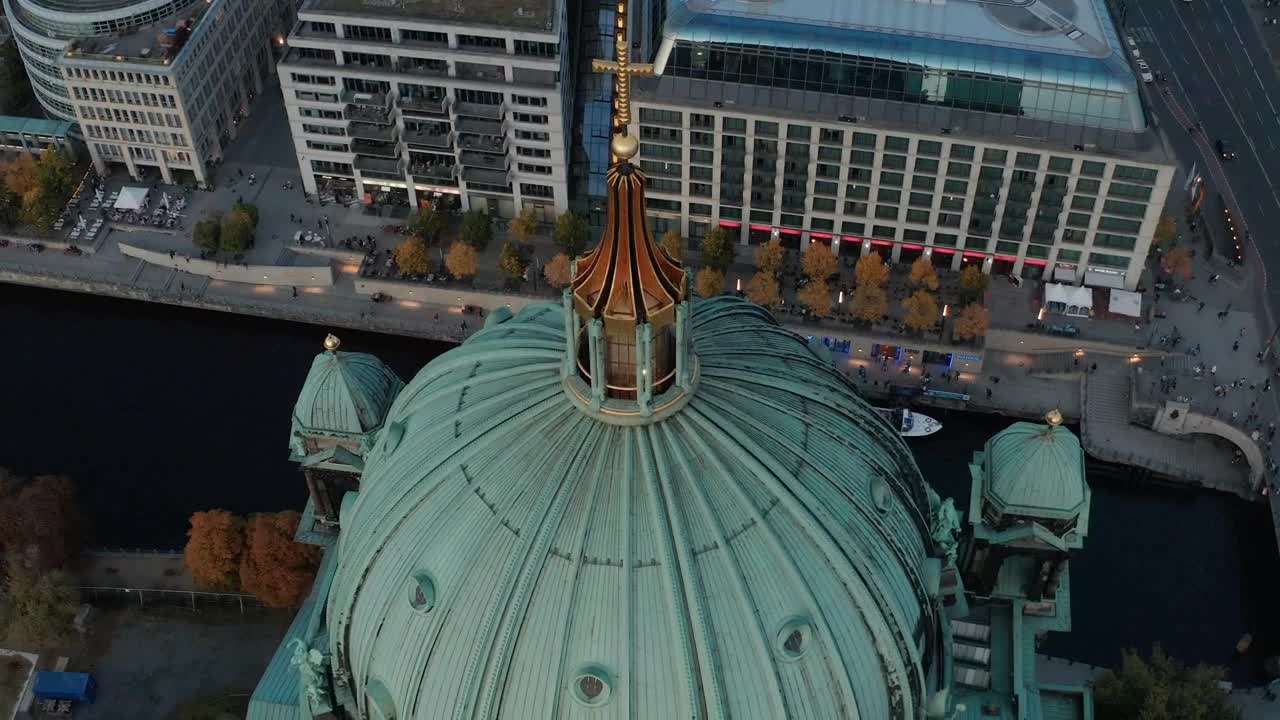 Stock Video Detail View Of The Dome Of A Cathedral In The Live Wallpaper For PC