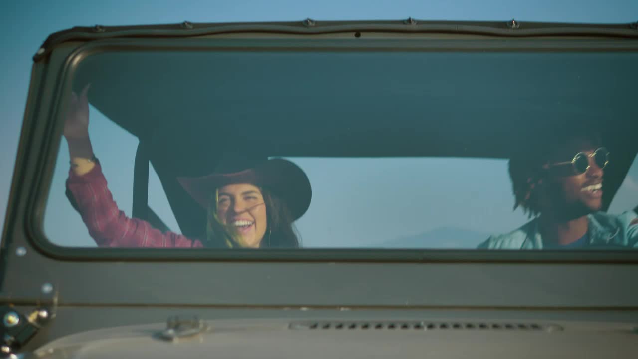 Stock Video Friends Enjoying During A Road Trip Live Wallpaper For PC