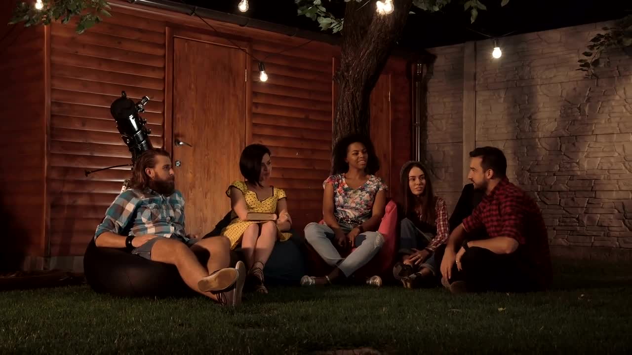 Stock Video Friends Chilling And Talking In The Backyard Live Wallpaper For PC