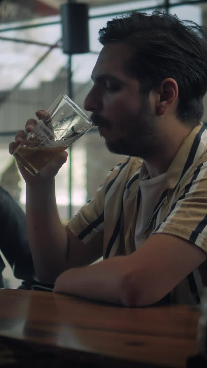 Stock Video Friends Chatting In A Bar Live Wallpaper For PC