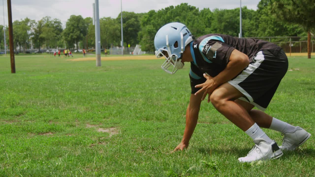 Stock Video Football Player Sprinting Live Wallpaper For PC