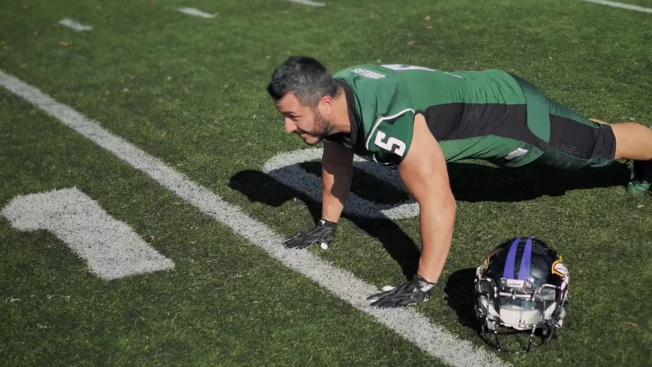 Stock Video Football Player Doing Push Ups Live Wallpaper For PC