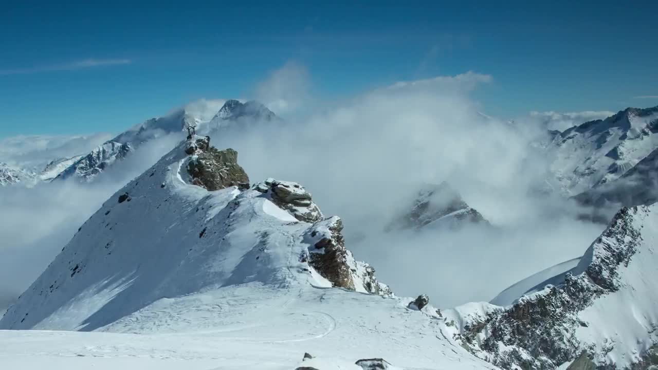 Stock Video Fog On The Heights Of The Snowy Mountains Live Wallpaper For PC