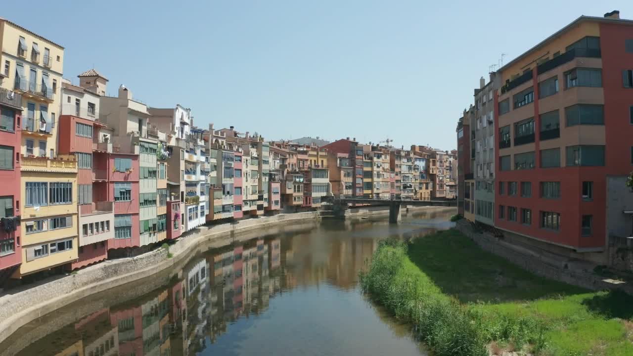 Stock Video Flying Slowly Across The River Onyar Live Wallpaper For PC