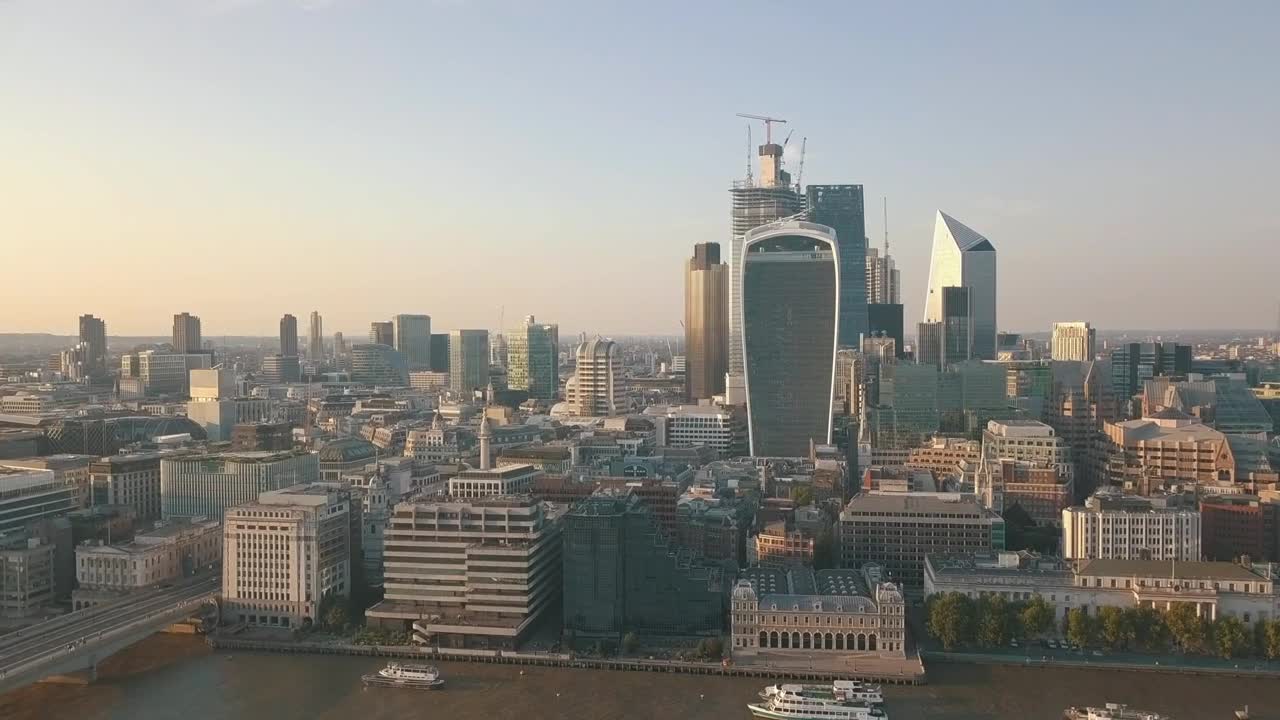 Stock Video Flying Over London Buildings Live Wallpaper For PC