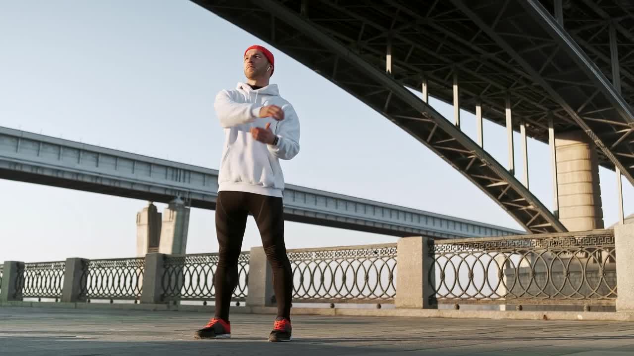 Stock Video Fitness Man Preparing For An Urban Training Live Wallpaper For PC