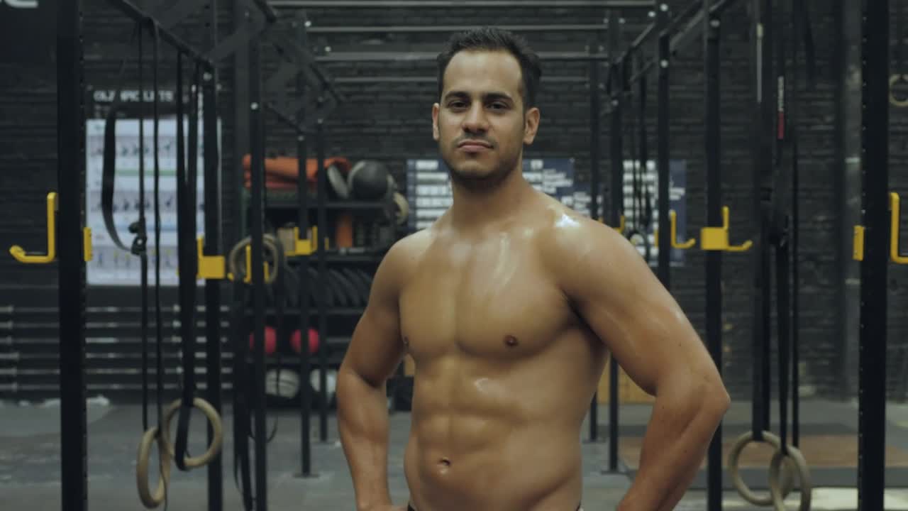 Stock Video Fitness Man At A Crossfit Gym Live Wallpaper For PC