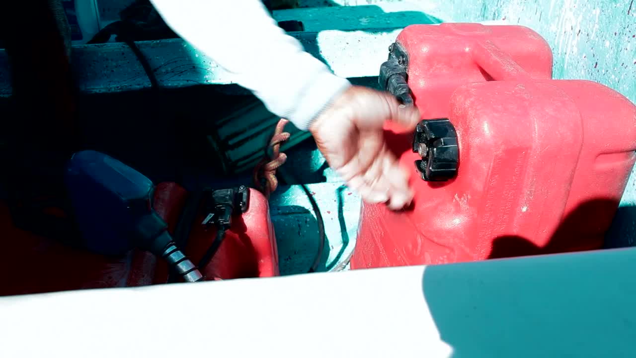 Stock Video Filling Up A Boat With Fuel Live Wallpaper For PC