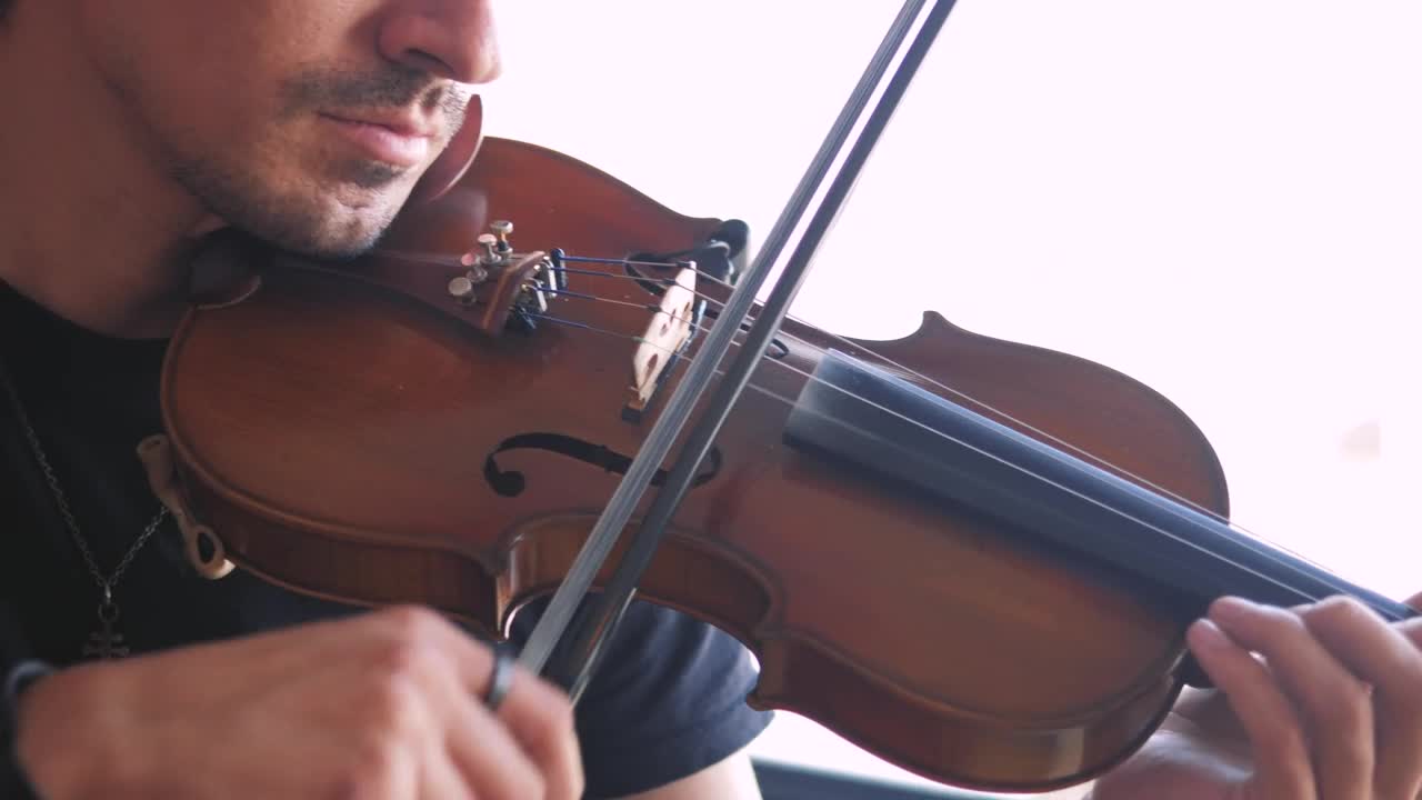 Stock Video Fiddler Playing A Song Live Wallpaper For PC