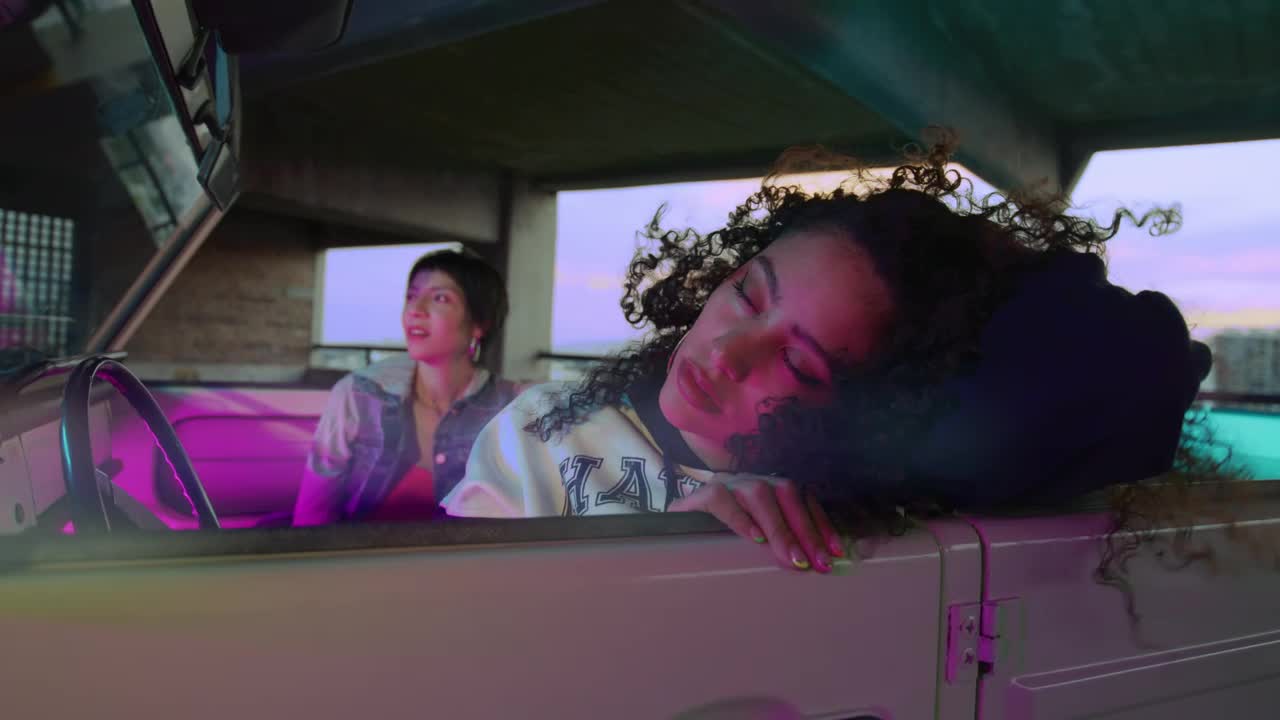 Stock Video Female Models In A Convertible Car Live Wallpaper For PC