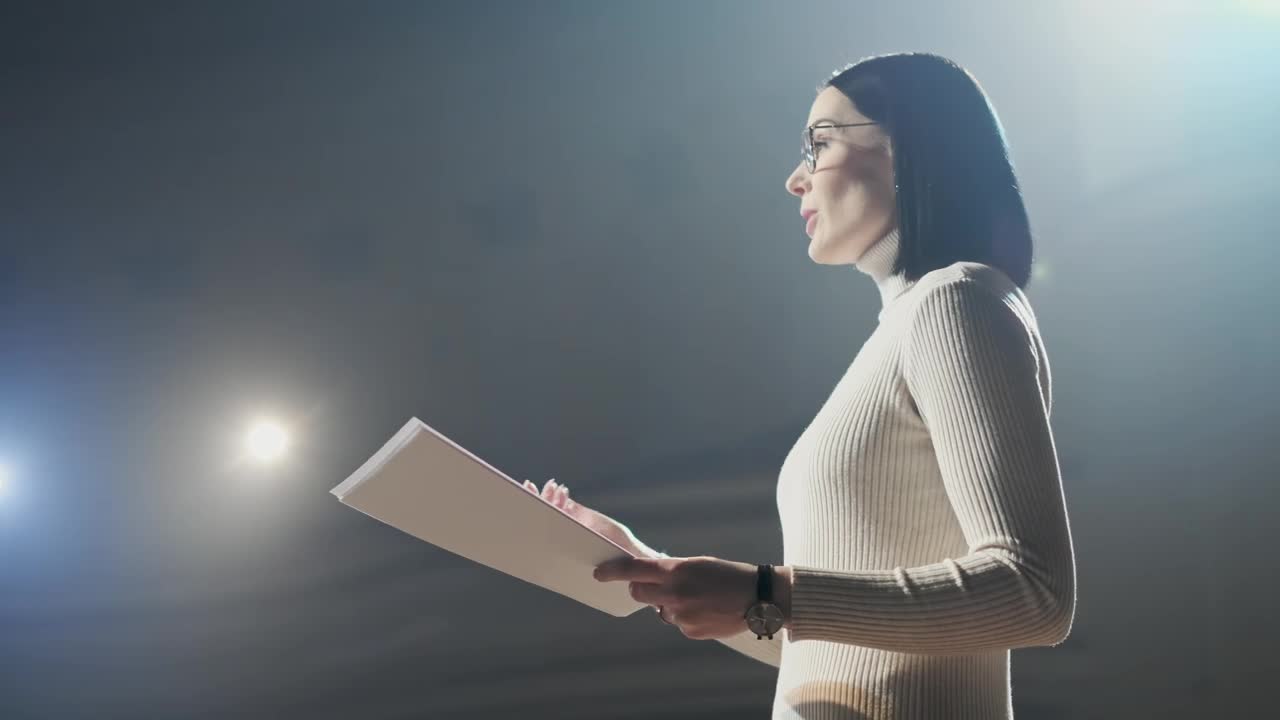 Stock Video Female Coach Exposing At A Forum Live Wallpaper For PC