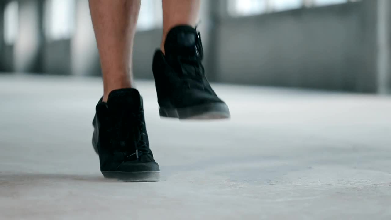 Stock Video Feet Of A Man Jumping Rope Live Wallpaper For PC