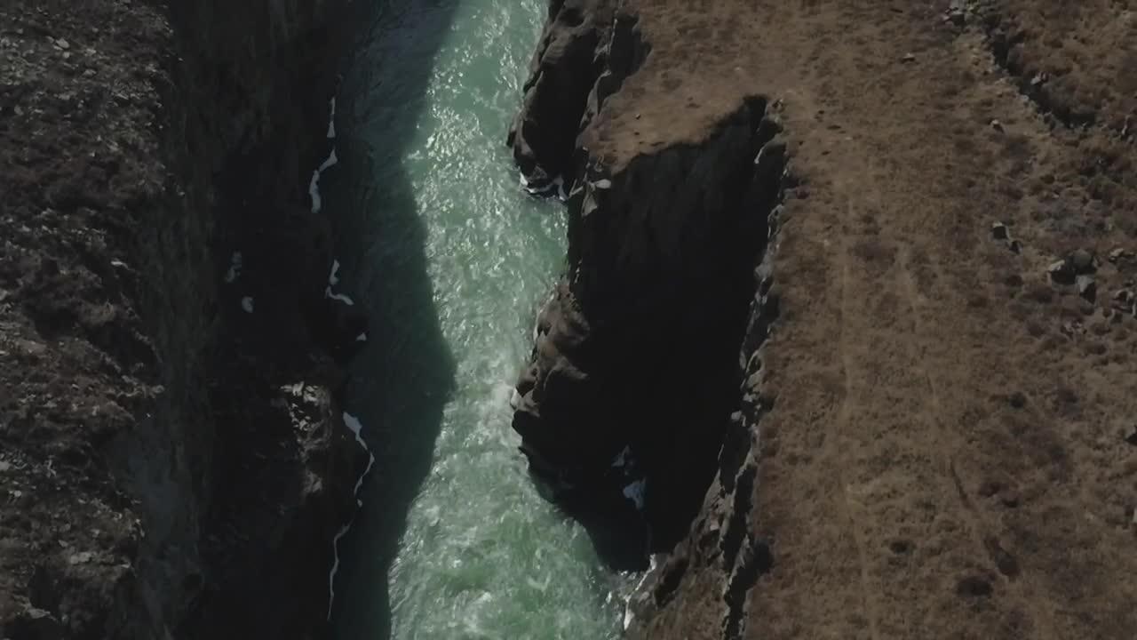 Stock Video Fast Flowing Water Live Wallpaper For PC