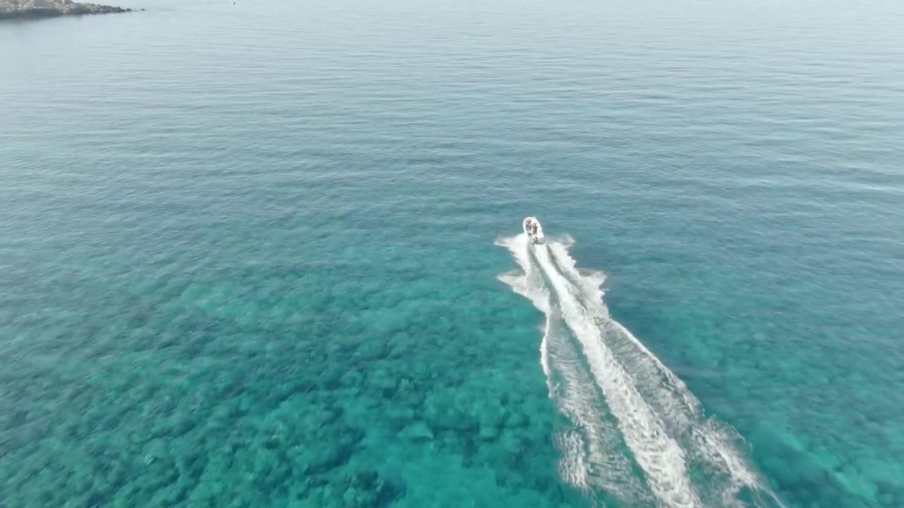 Stock Video Fast Boat Sailing Through The Sea Live Wallpaper For PC