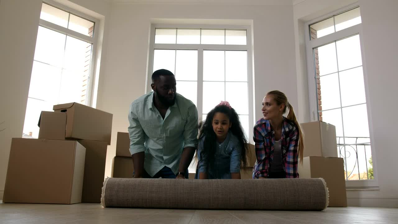 Stock Video Family Unrolling A New Carpet Live Wallpaper For PC