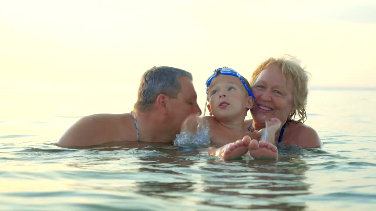 Stock Video Family Standing In The Ocean Live Wallpaper For PC
